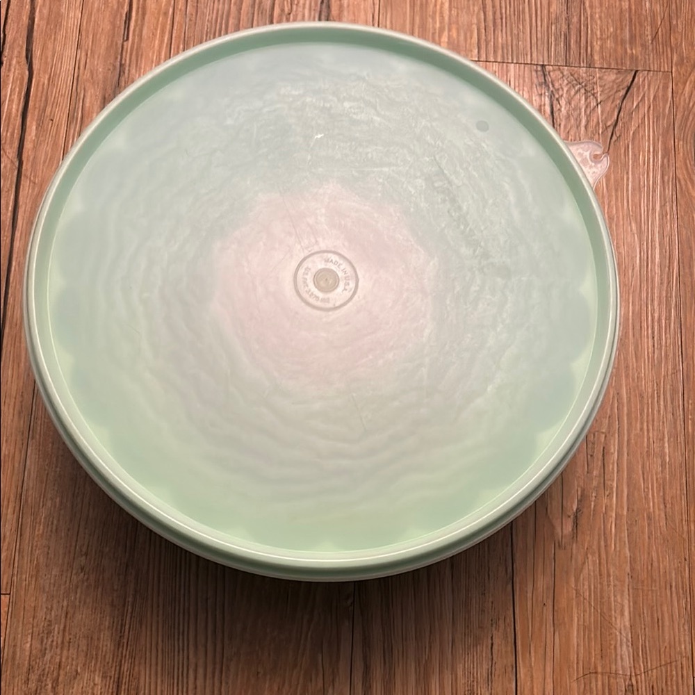 Tupperware Mint Green Round Container - Picture 2 of 6